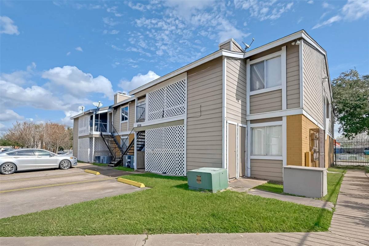 Apartment for rent at 12507 Ashford Meadow Dr #12507A, Houston, TX 77082