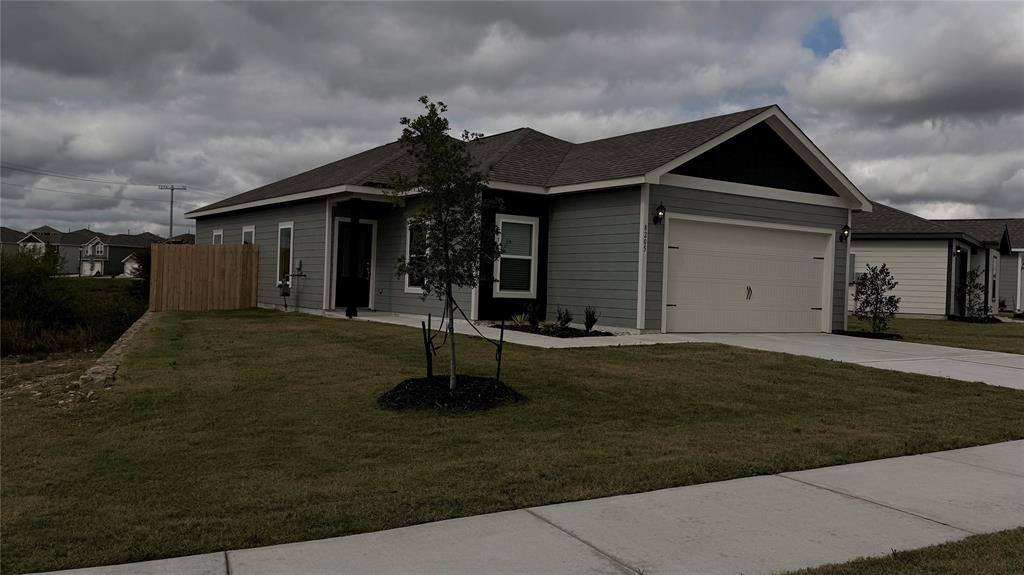 Apartment for rent at 8205 White Wolf Trail, Ponder, TX 76259