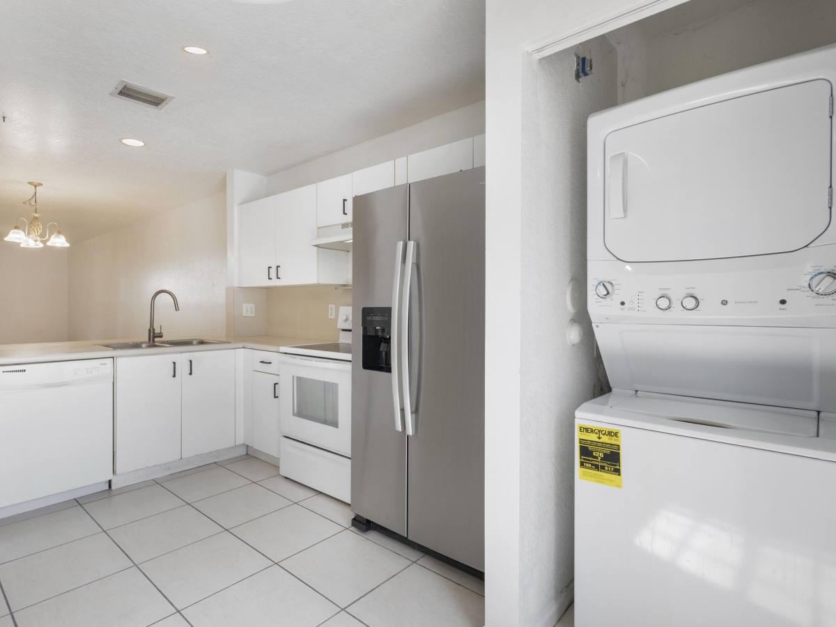 Townhouse for rent at 970 Summit Lake Dr #970, West Palm Beach, FL 33406