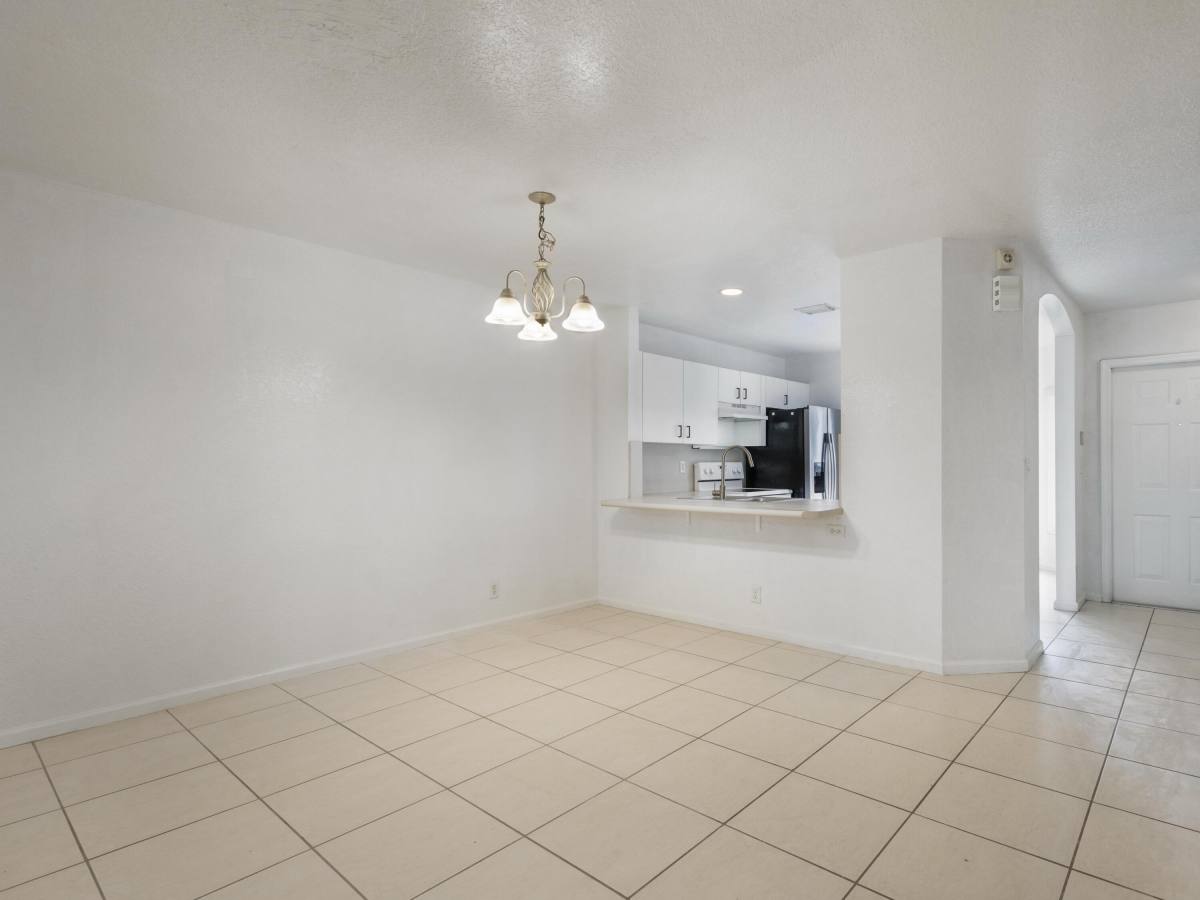 Townhouse for rent at 970 Summit Lake Dr #970, West Palm Beach, FL 33406
