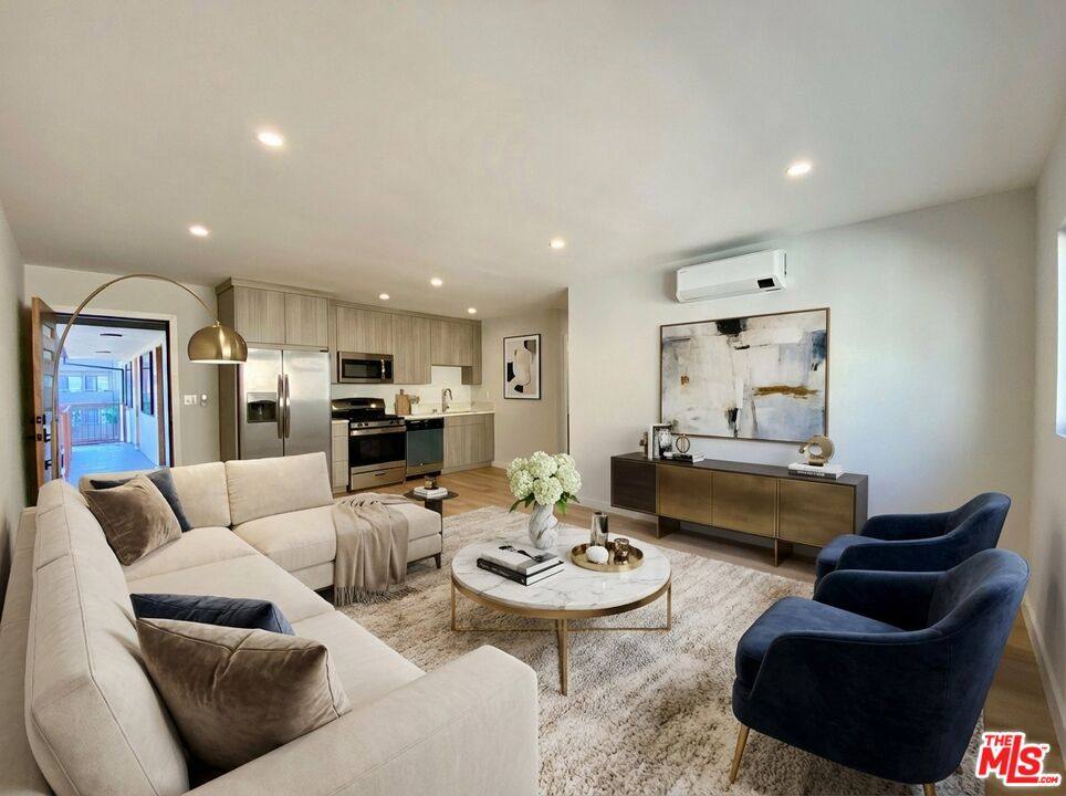Apartment for rent at 3207 W 3rd St #10, Los Angeles, CA 90020