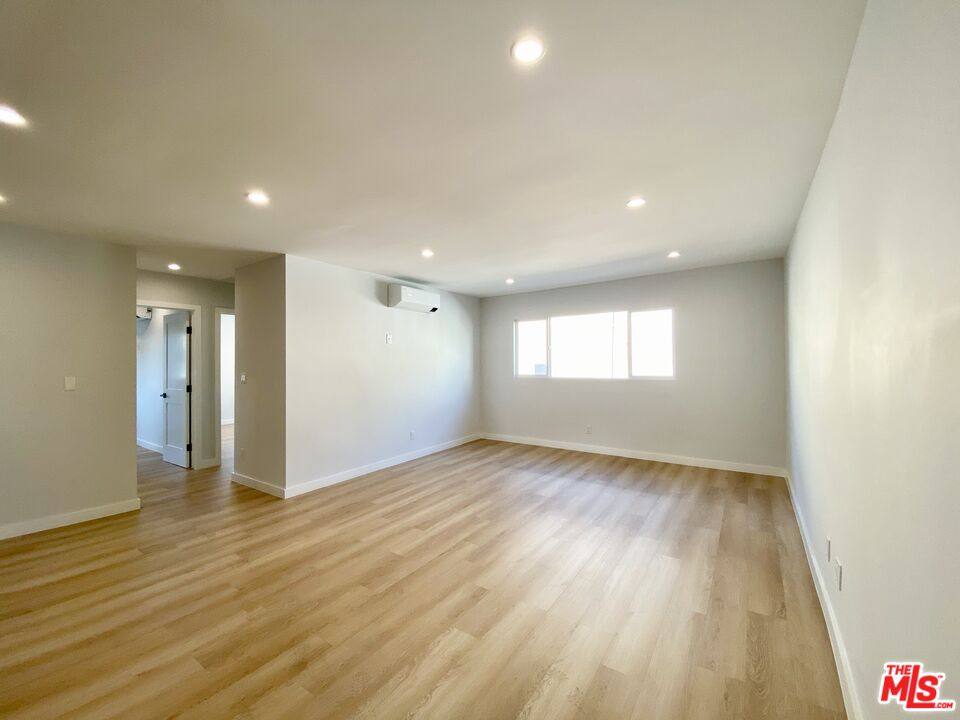 Apartment for rent at 3207 W 3rd St #10, Los Angeles, CA 90020