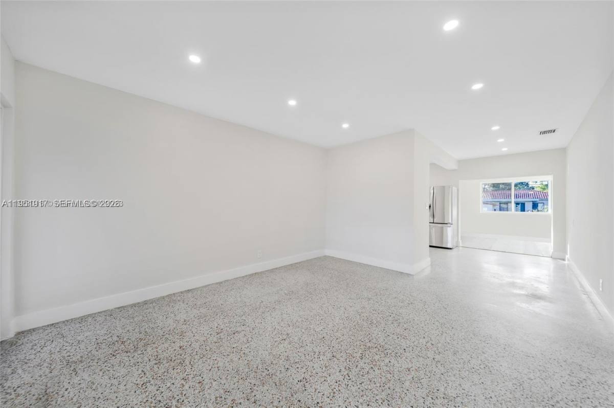 Apartment for rent at 11020 NE 10th Ave #11022, Miami, FL 33161