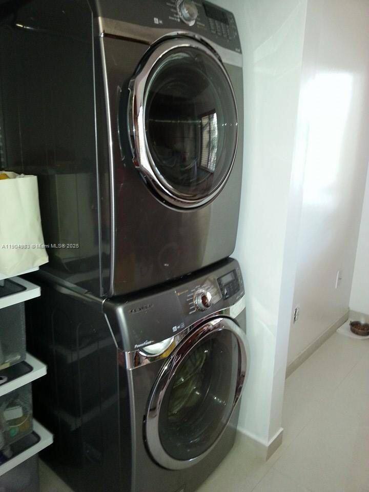 Townhouse for rent at 546 NE 199th Lane #5464W, Miami, FL 33179
