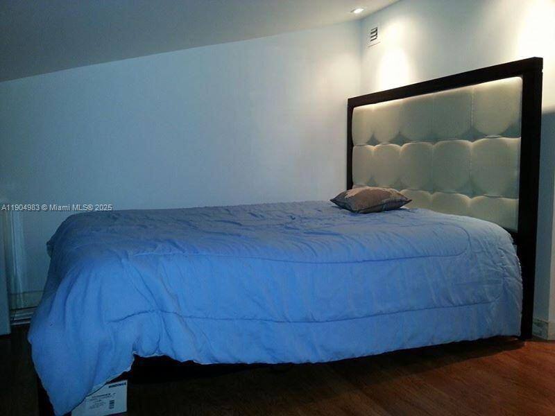 Townhouse for rent at 546 NE 199th Lane #5464W, Miami, FL 33179