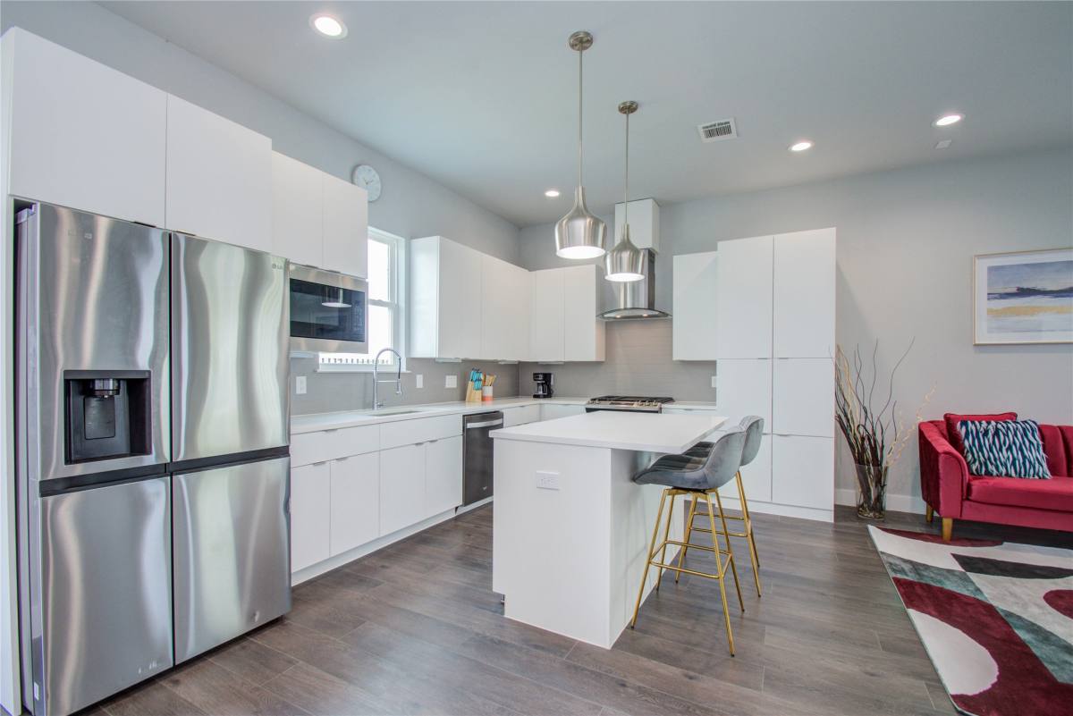 Townhouse for rent at 2549 Hollister Rd, Houston, TX 77080