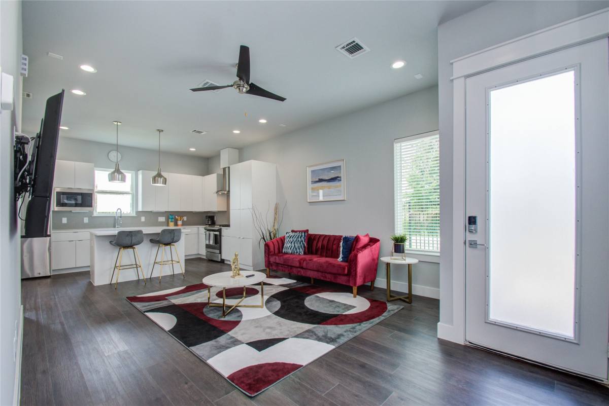 Townhouse for rent at 2549 Hollister Rd, Houston, TX 77080