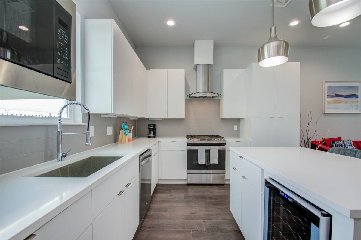Townhouse for rent at 2549 Hollister Rd, Houston, TX 77080