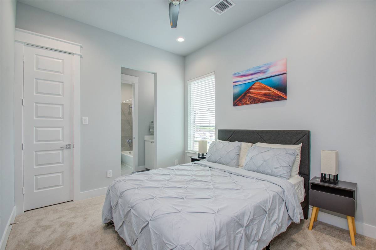 Townhouse for rent at 2549 Hollister Rd, Houston, TX 77080