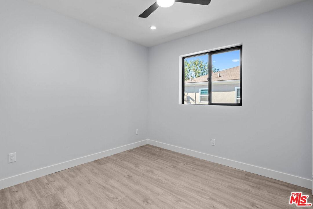 Apartment for rent at 1518 1 2 Stearns Dr, Los Angeles, CA 90035