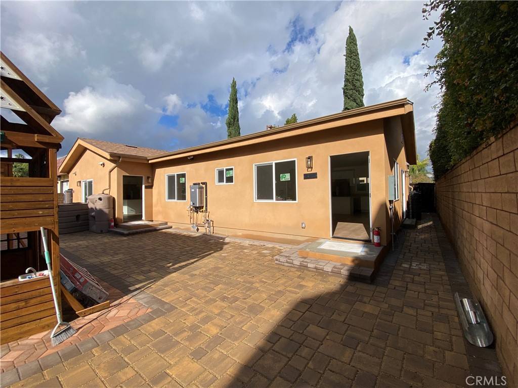 Apartment for rent at 18543 1 2 Ingomar St, Reseda, CA 91335