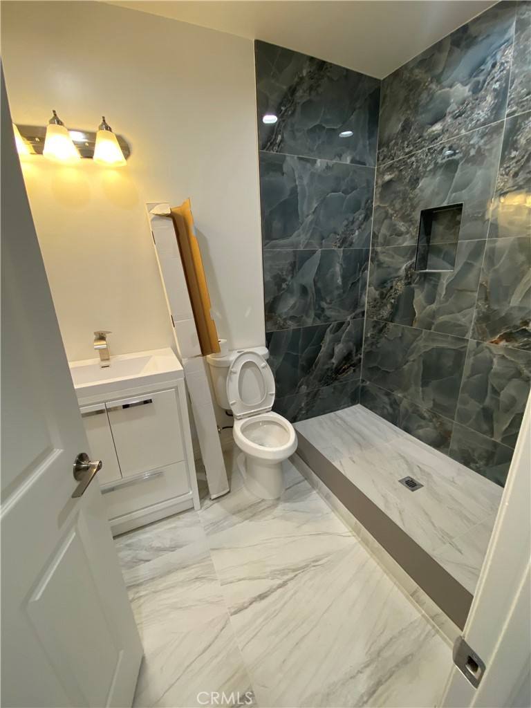 Apartment for rent at 18543 1 2 Ingomar St, Reseda, CA 91335