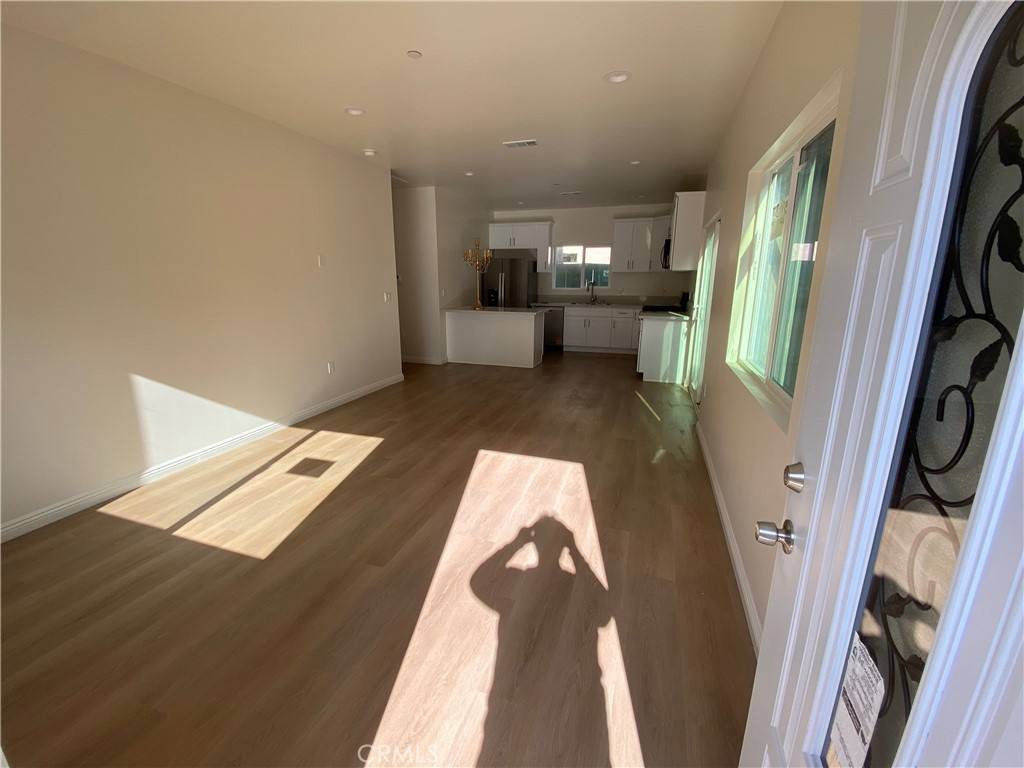 Apartment for rent at 18543 1 2 Ingomar St, Reseda, CA 91335
