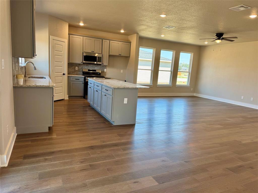 Apartment for rent at 15614 Garden Lane, Lindale, TX 75771