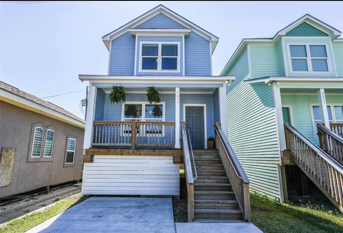 Apartment for rent at 5419 Ave N #1 2, Galveston, TX 77551