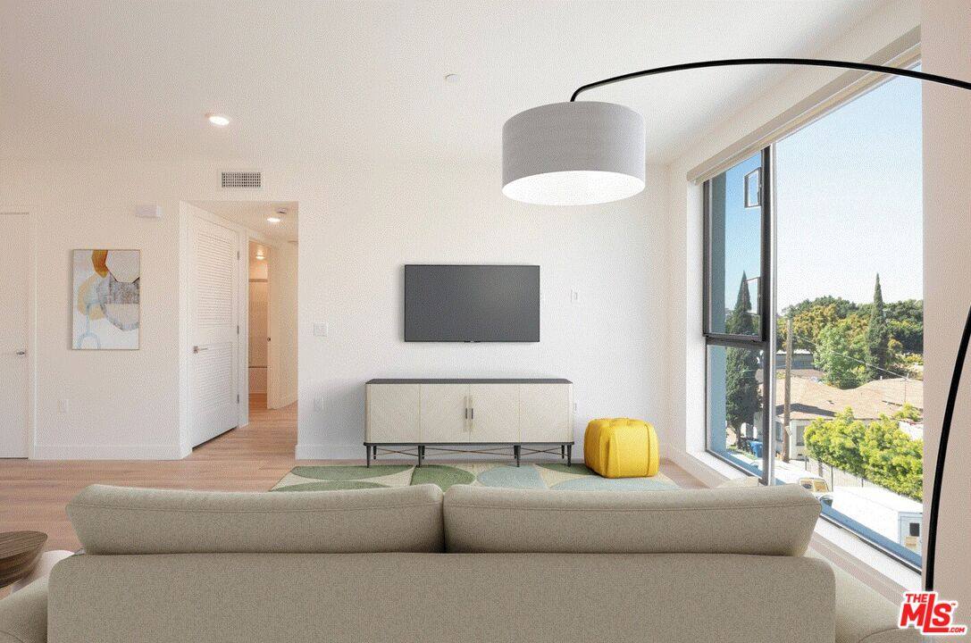 Apartment for rent at 1126 Cornwell St #1126PH 10, Los Angeles, CA 90033