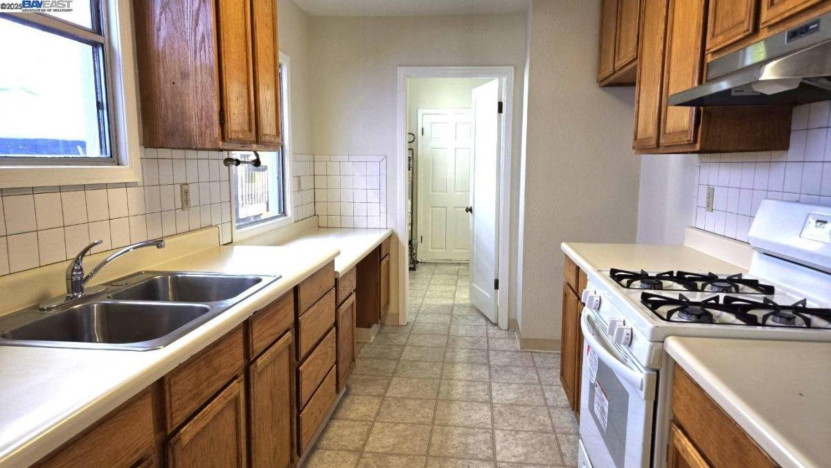 Apartment for rent at 702 Solano Ave #702, Albany, CA 94706