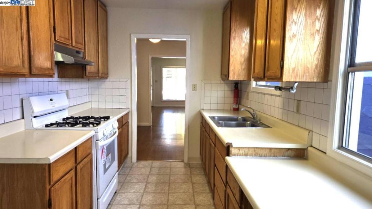 Apartment for rent at 702 Solano Ave #702, Albany, CA 94706