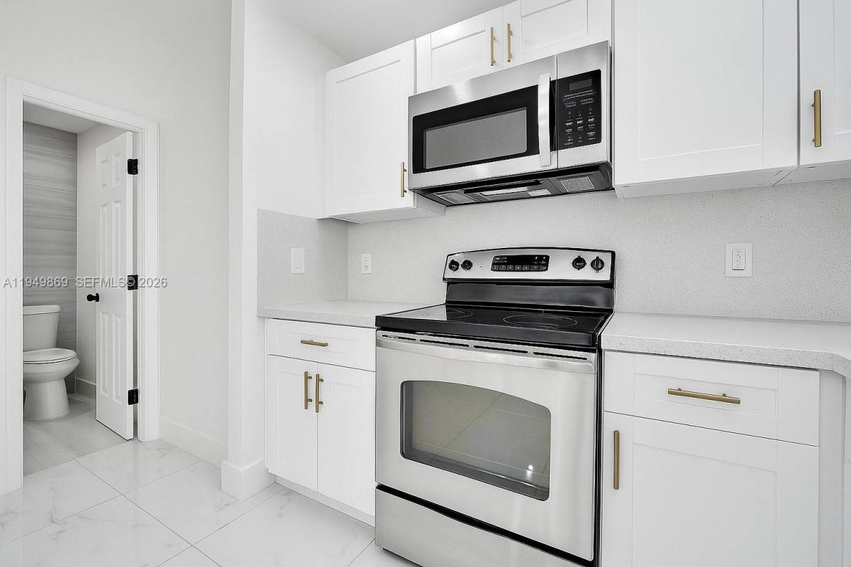 Apartment for rent at 105 NW 14th Way #105-4, Dania, FL 33004
