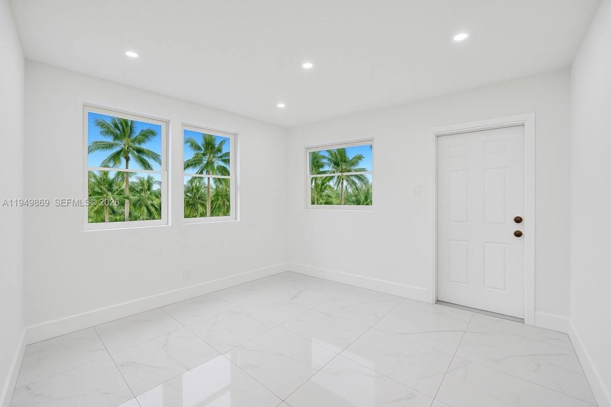 Apartment for rent at 105 NW 14th Way #105-4, Dania, FL 33004