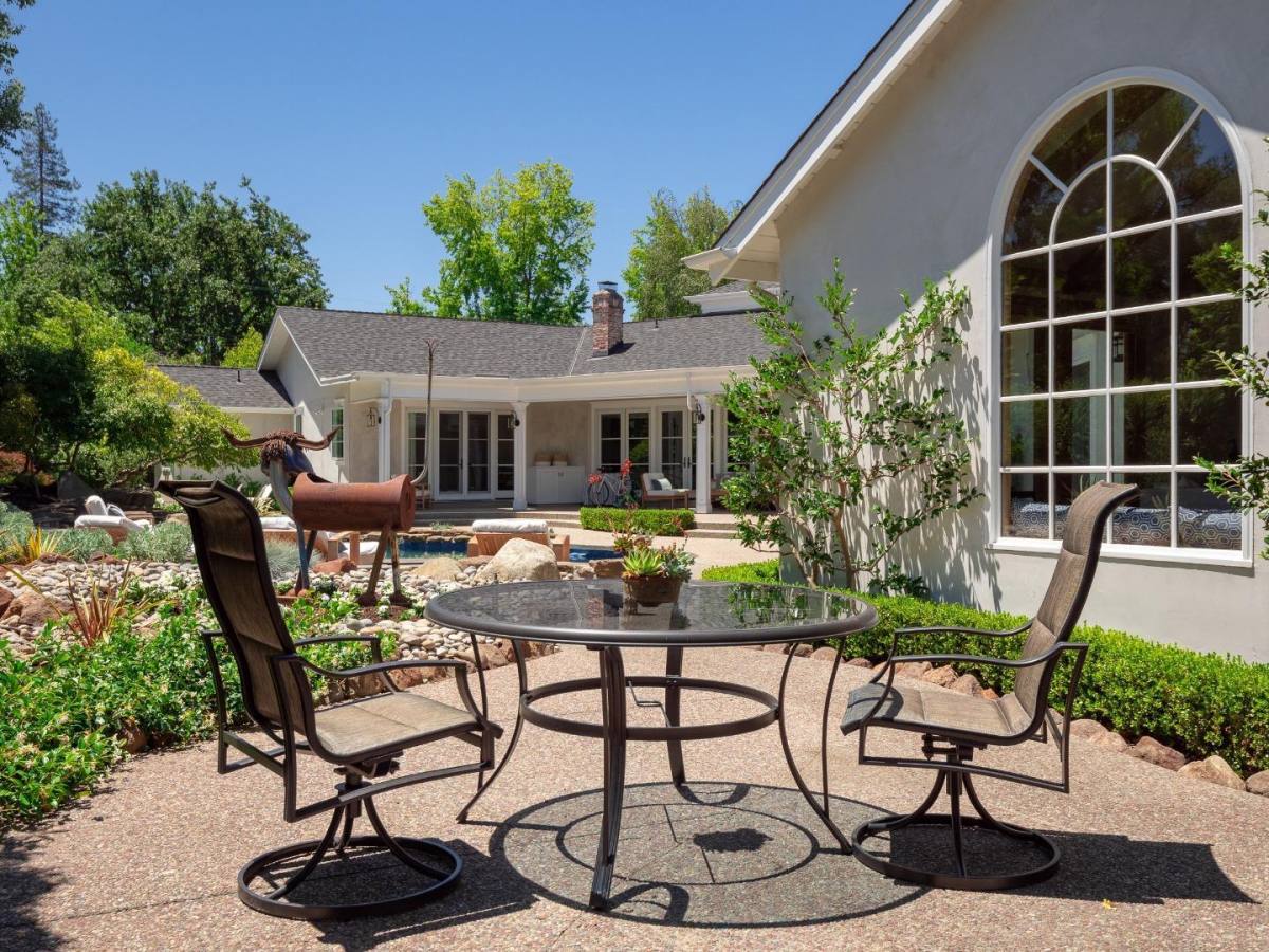 Apartment for rent at 8 Robert S Dr #8, Menlo Park, CA 94025