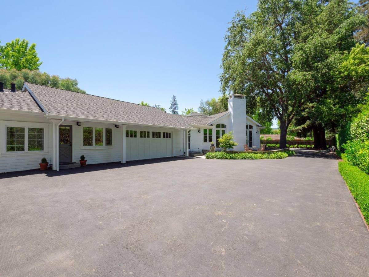 Apartment for rent at 8 Robert S Dr #8, Menlo Park, CA 94025
