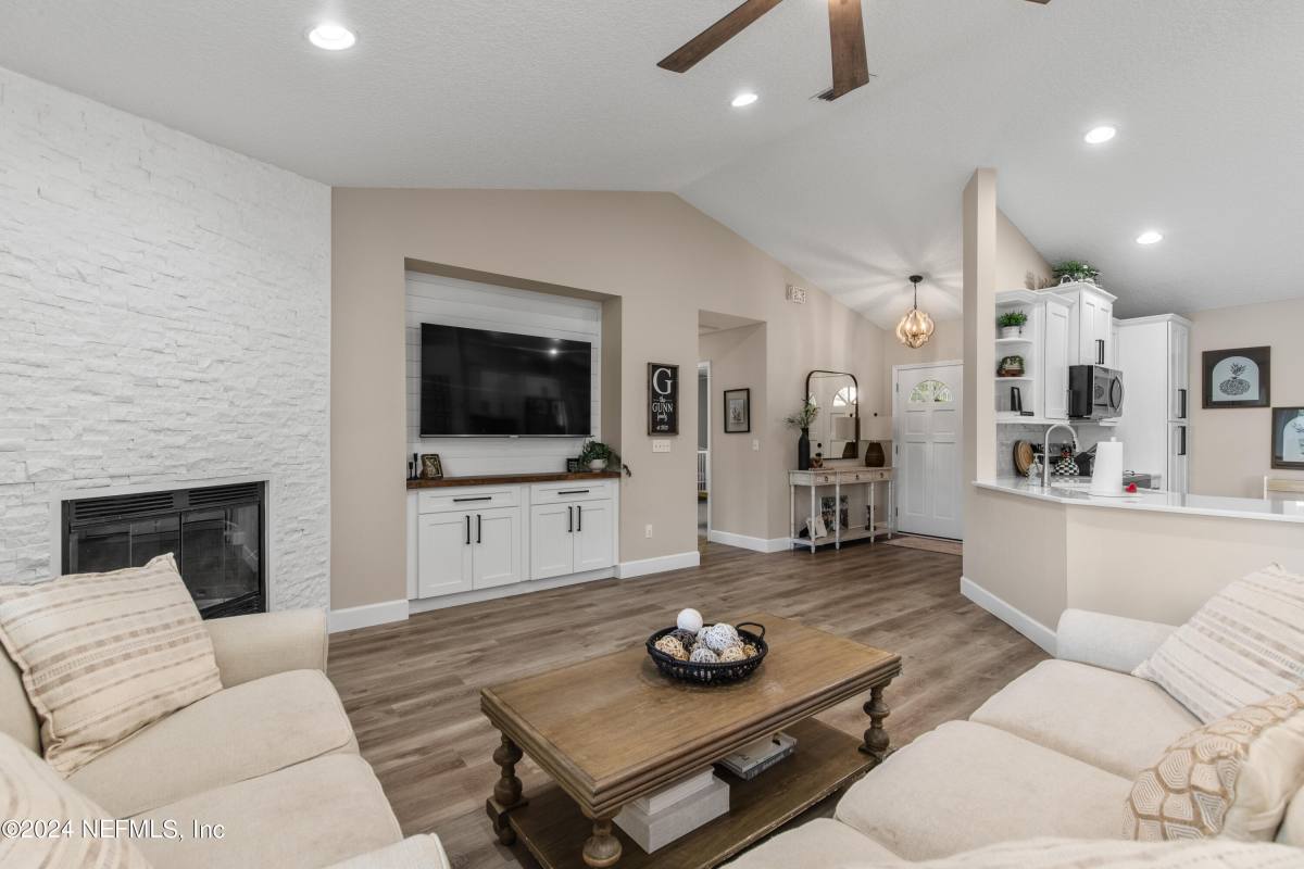 Apartment for rent at 1587 Shelter Cove Dr, Fleming Island, FL 32003