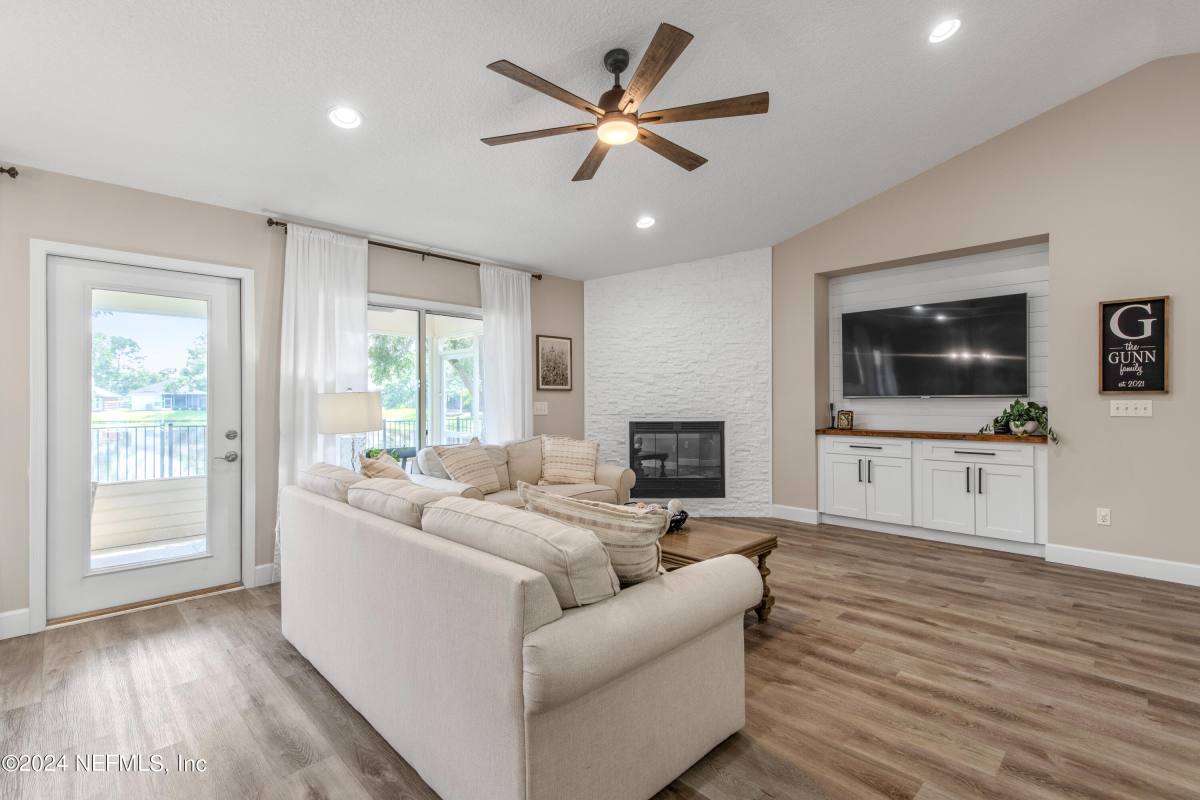 Apartment for rent at 1587 Shelter Cove Dr, Fleming Island, FL 32003