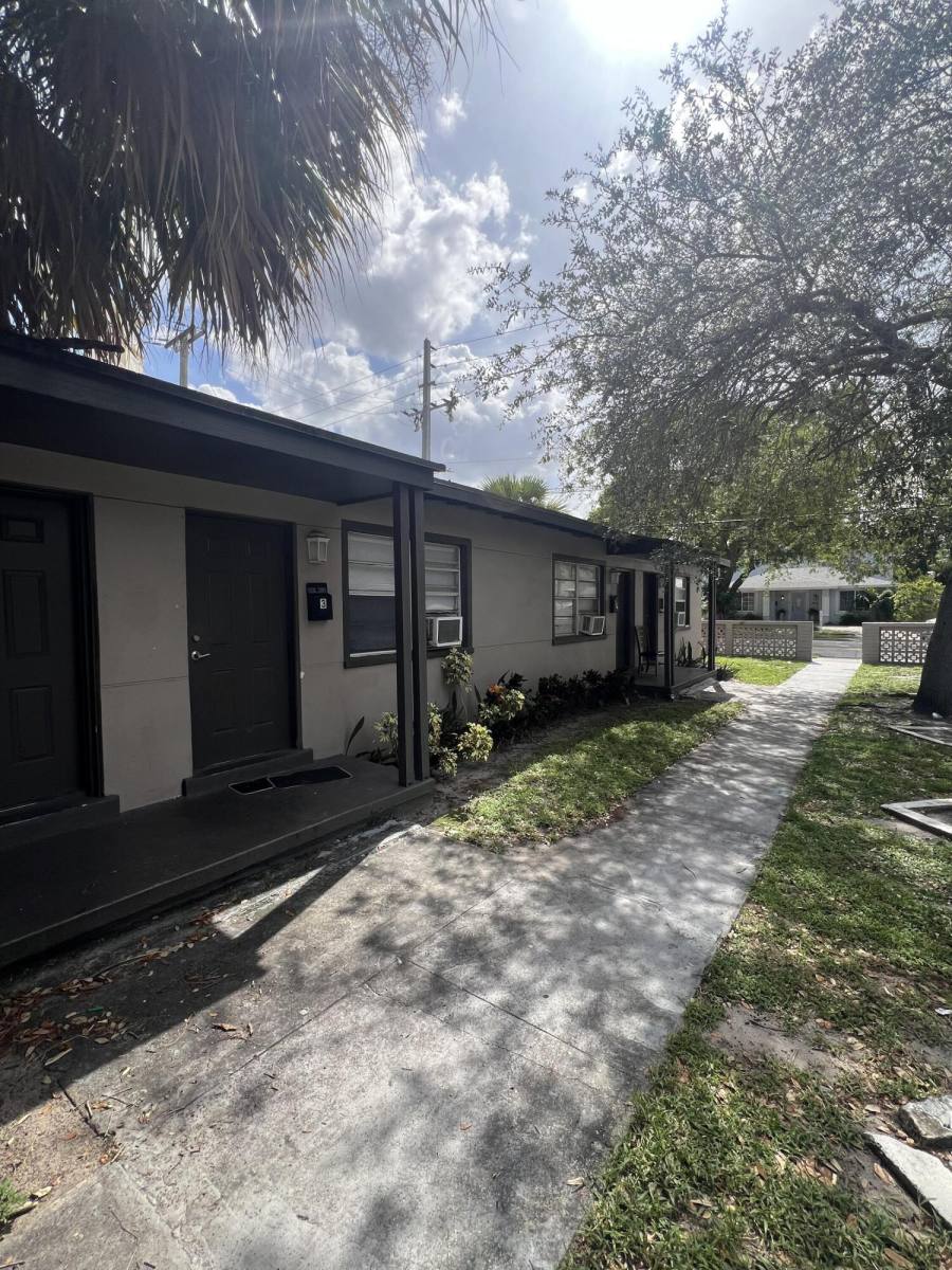 Apartment for rent at 2722 Poinsettia Ave, West Palm Beach, FL 33407