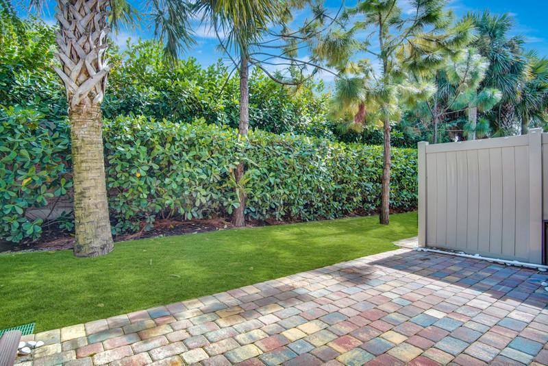 Townhouse for rent at 2374 Post St, West Palm Beach, FL 33406
