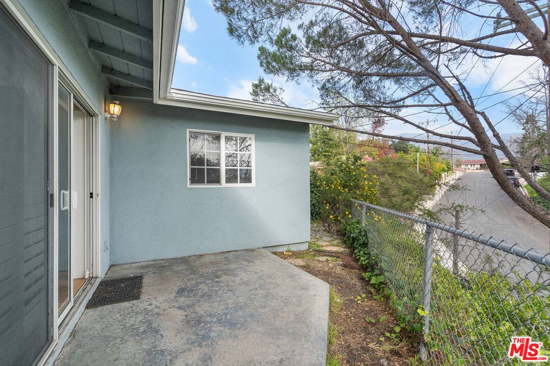 Apartment for rent at 9631 Crystal View Dr, Tujunga, CA 91042