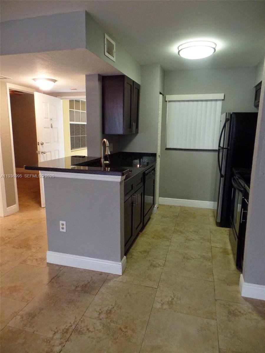 Apartment for rent at 2811 N Oakland Forest Dr #106, Fort Lauderdale, FL 33309