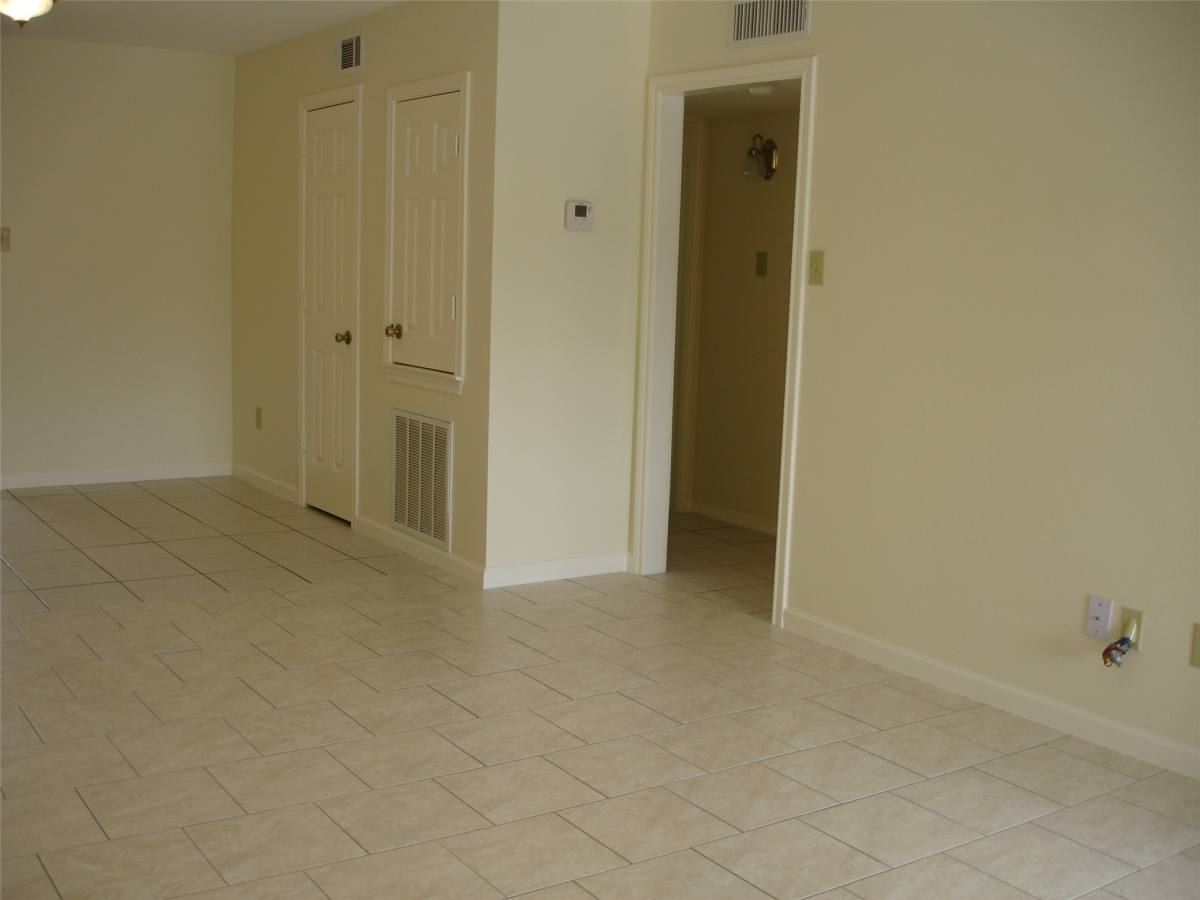 Condo for rent at 14333 Memorial Dr #41, Houston, TX 77079