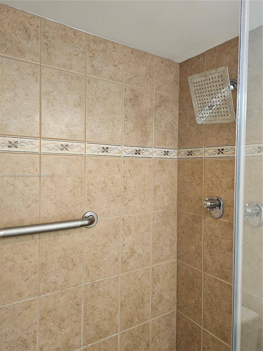 Apartment for rent at 20400 W Country Club Dr #301, Miami, FL 33180