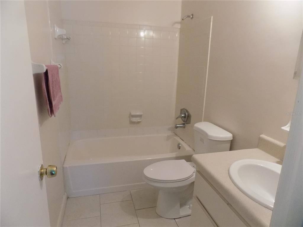 Apartment for rent at 6124 SW 10th Place, Gainesville, FL 32607