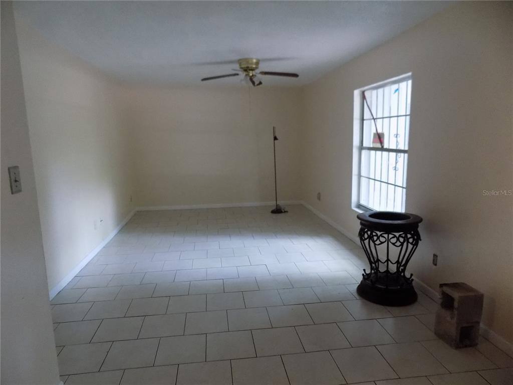 Apartment for rent at 6124 SW 10th Place, Gainesville, FL 32607