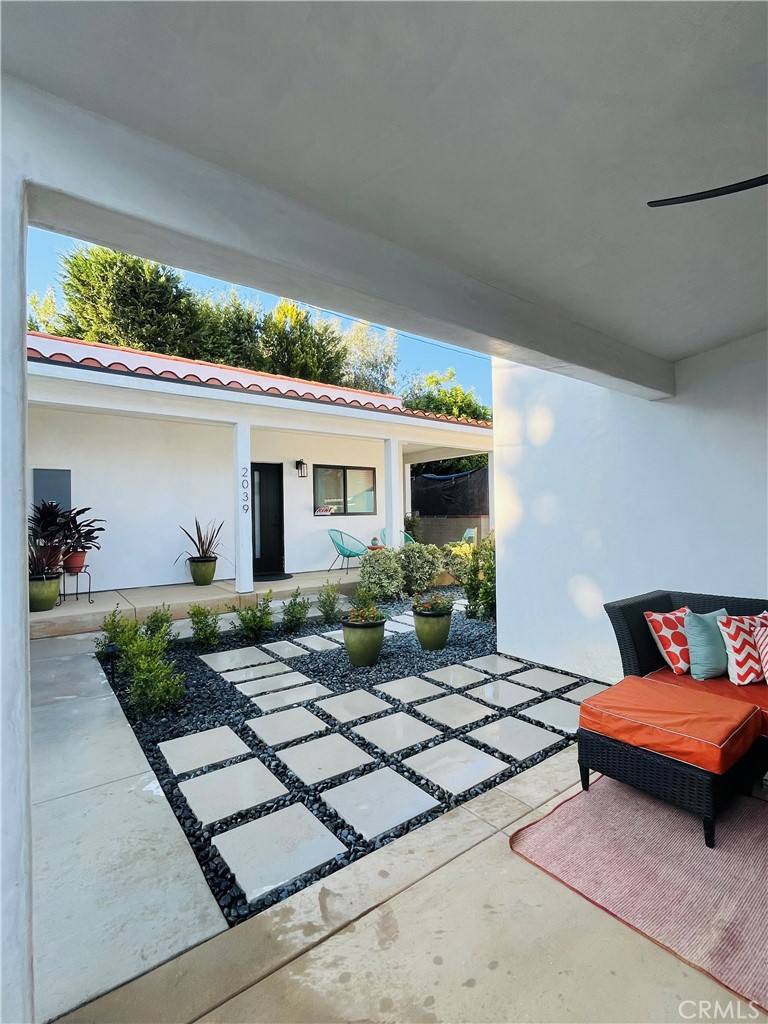 Apartment for rent at 2039 Casa Grande St, Pasadena, CA 91104