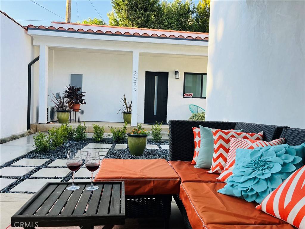 Apartment for rent at 2039 Casa Grande St, Pasadena, CA 91104
