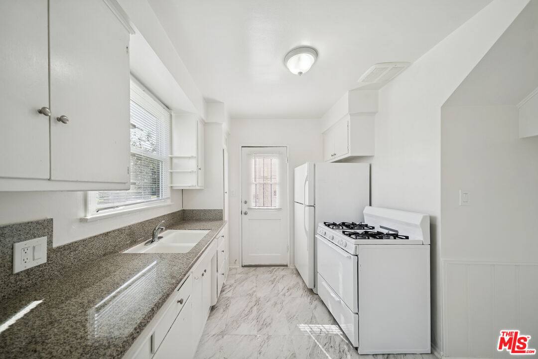 Apartment for rent at 5329 Vantage Ave #1, Valley Village, CA 91607