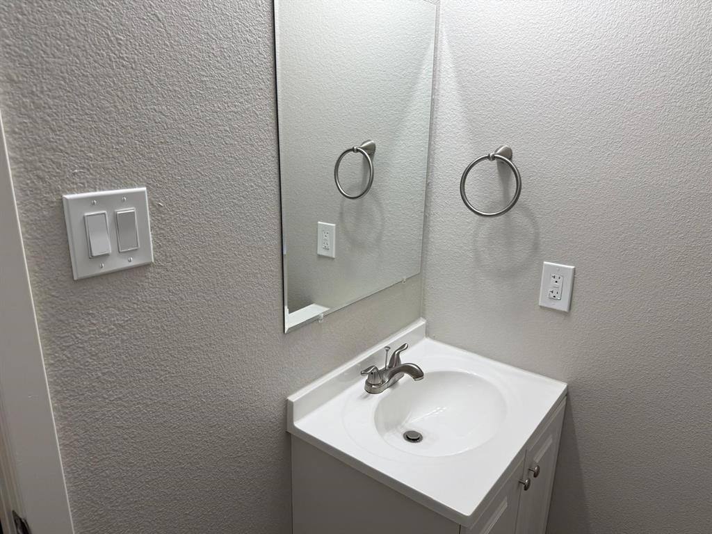Apartment for rent at 925 Bluewood Dr #925, Dallas, TX 75232