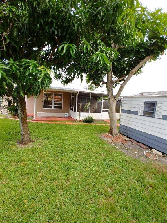 Apartment for rent at 2606 Alcazar Dr, Hollywood, FL 33023