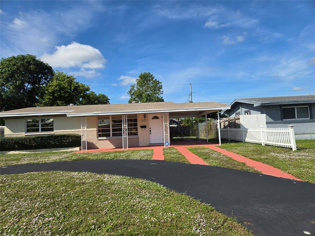 Apartment for rent at 2606 Alcazar Dr, Hollywood, FL 33023