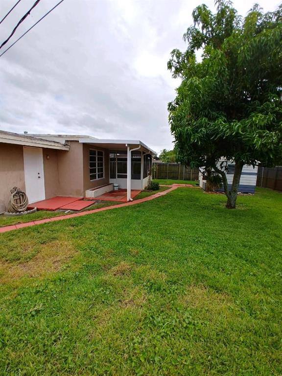 Apartment for rent at 2606 Alcazar Dr, Hollywood, FL 33023