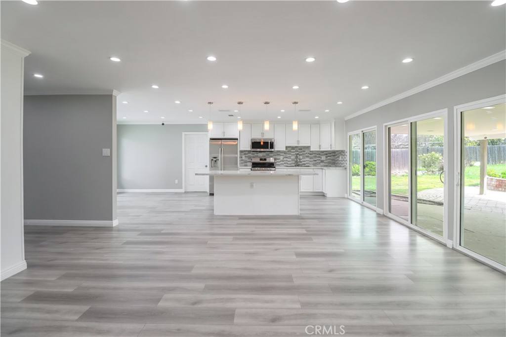 Apartment for rent at 9752 Laramie Ave, Chatsworth, CA 91311