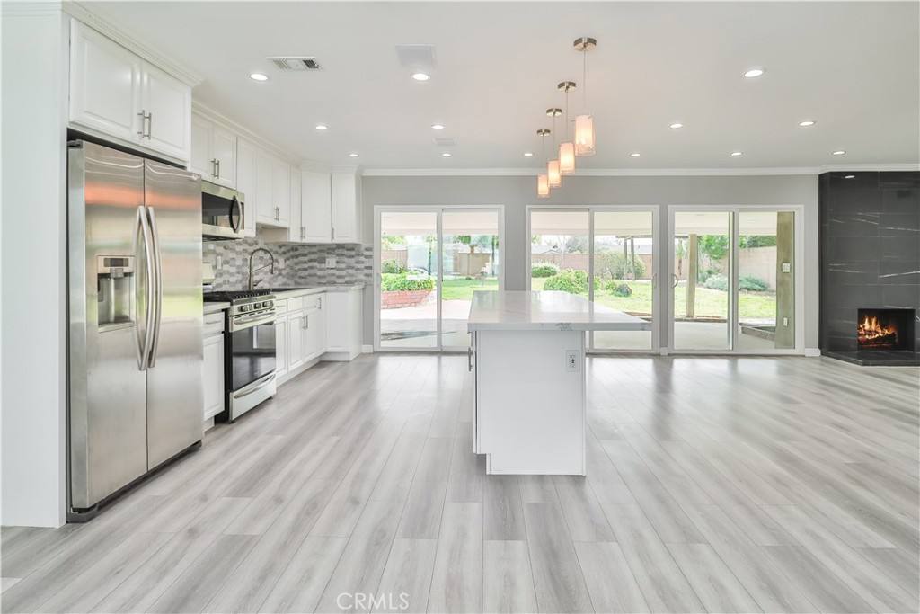 Apartment for rent at 9752 Laramie Ave, Chatsworth, CA 91311