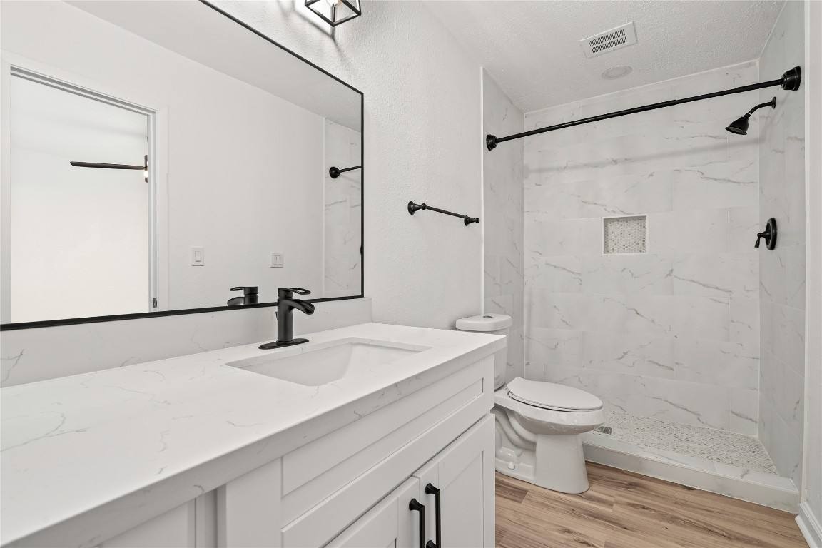 Apartment for rent at 6009 Glen Meadow Dr, Austin, TX 78745