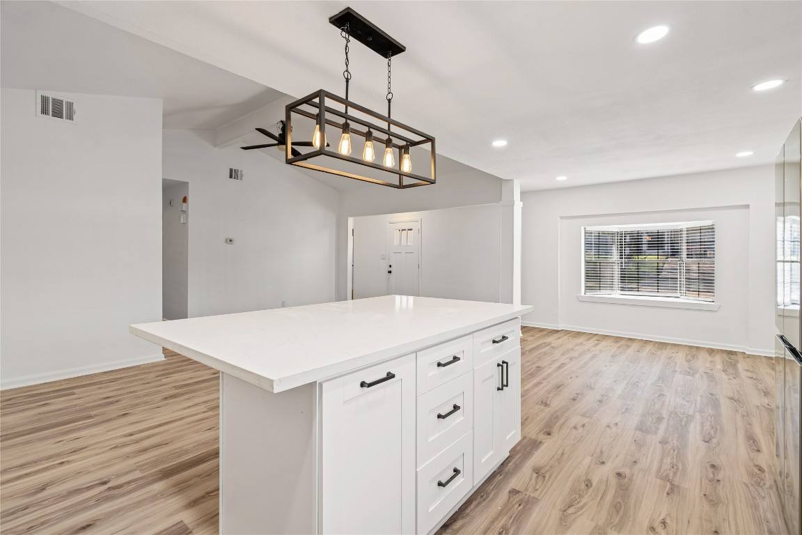 Apartment for rent at 6009 Glen Meadow Dr, Austin, TX 78745