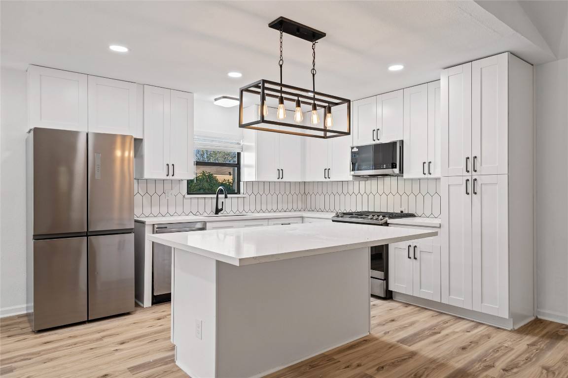 Apartment for rent at 6009 Glen Meadow Dr, Austin, TX 78745