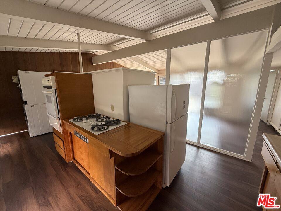 Apartment for rent at 3355 Kallin Ave, Long Beach, CA 90808