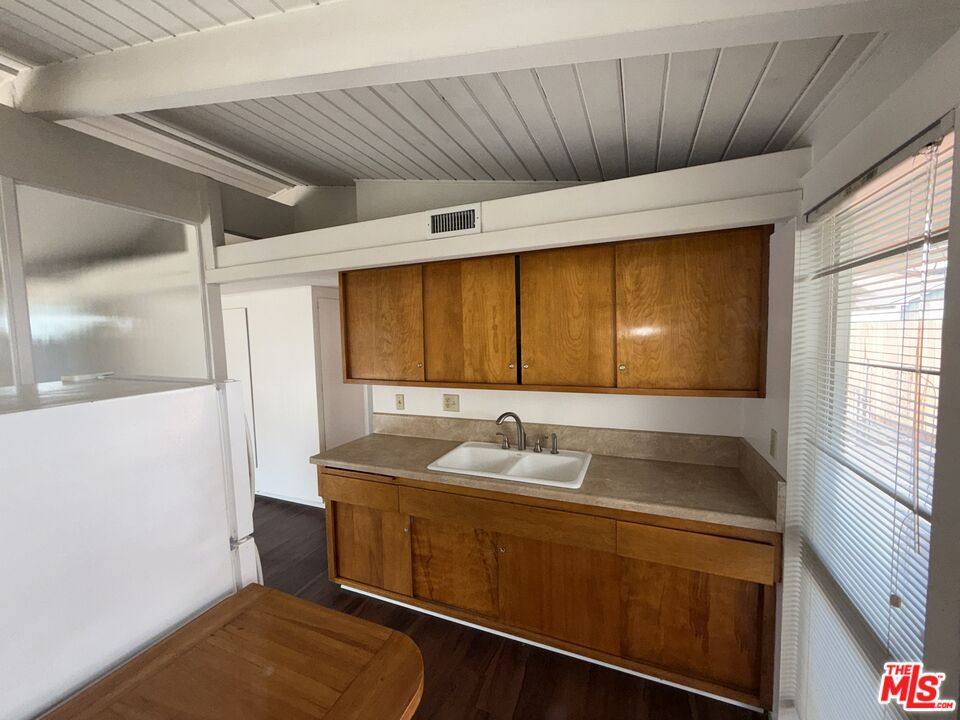 Apartment for rent at 3355 Kallin Ave, Long Beach, CA 90808